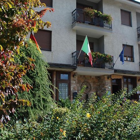 Hotel Trois Etoiles Энтраккуе Экстерьер фото