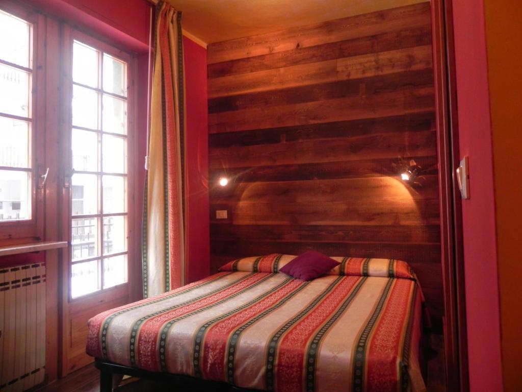 Hotel Trois Etoiles Энтраккуе Номер фото