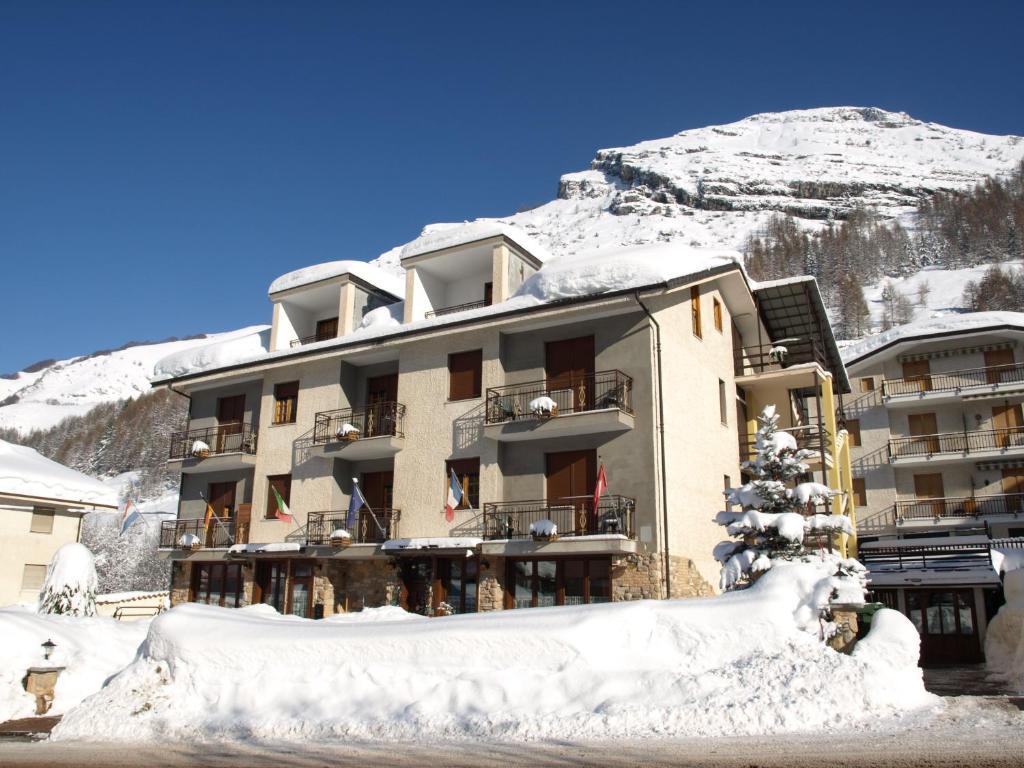 Hotel Trois Etoiles Энтраккуе Экстерьер фото