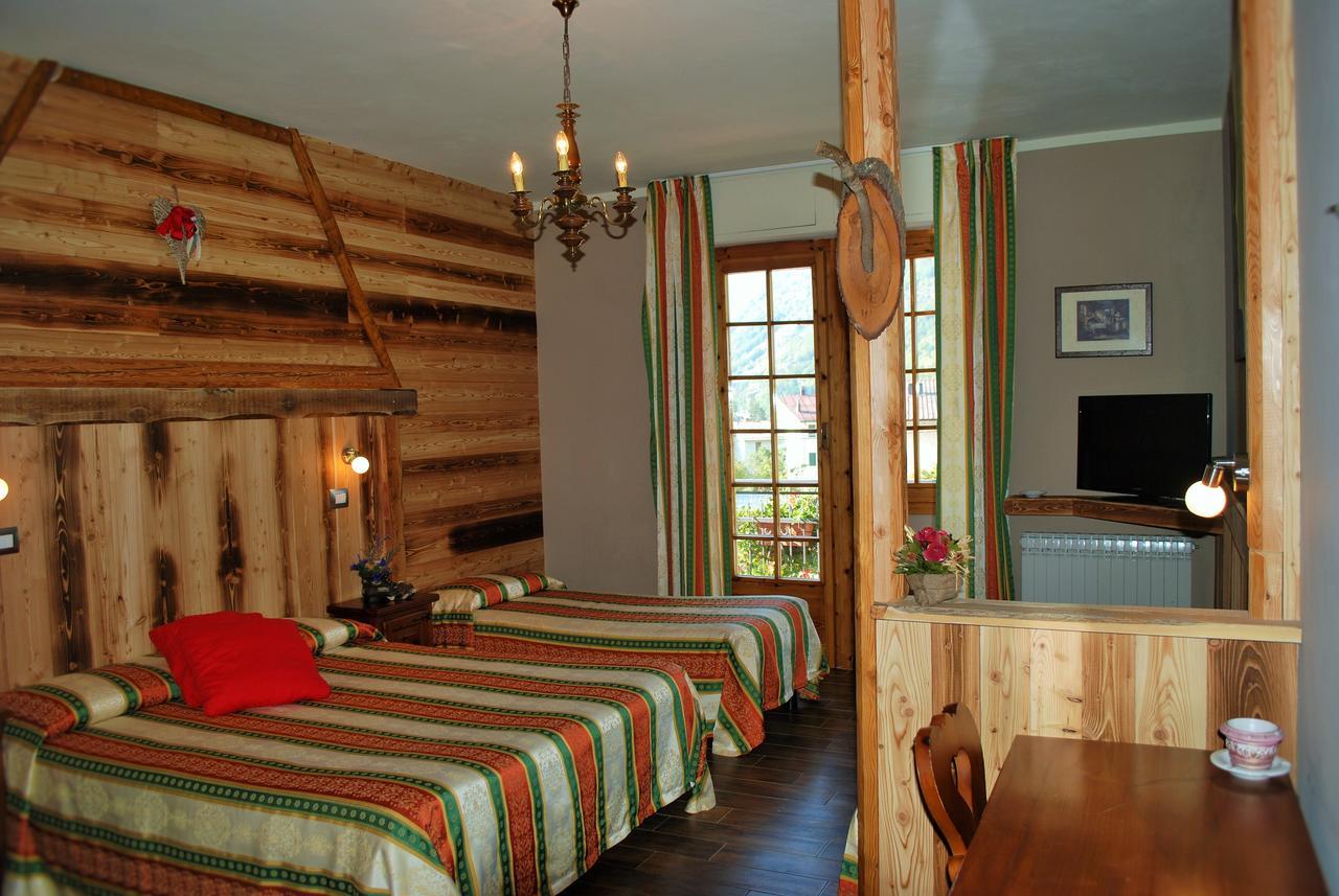 Hotel Trois Etoiles Энтраккуе Экстерьер фото