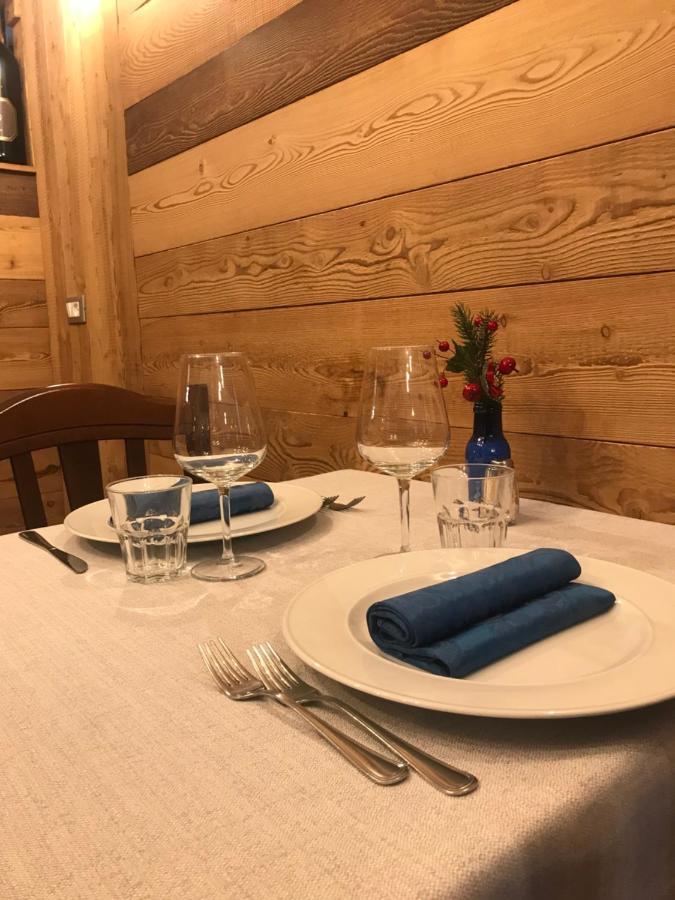 Hotel Trois Etoiles Энтраккуе Экстерьер фото